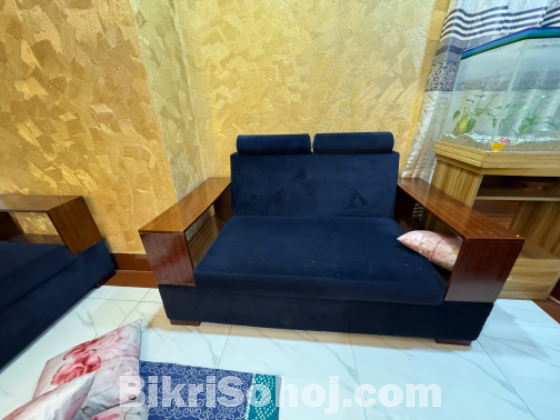 Sofa set : 3seater 1nos, 2seater 1nos, divan 1Nos.